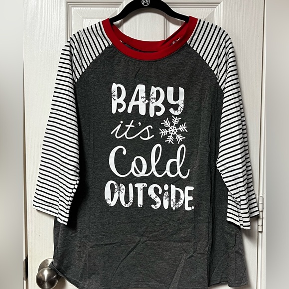 Christmas shirt baby it’s cold new PTP 22 - Picture 1 of 1